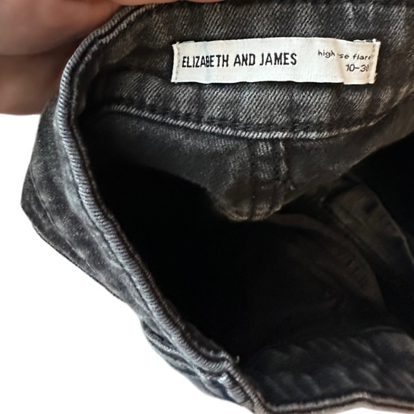 Elizabeth & James‎ Black Cropped Jeans - Picture 5 of 6